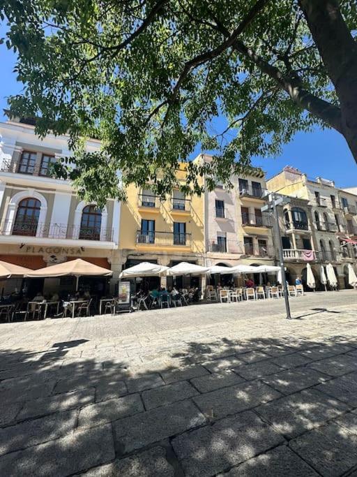 Lovely 2 Bedrooms Apartment Main Square Plasencia Exterior foto